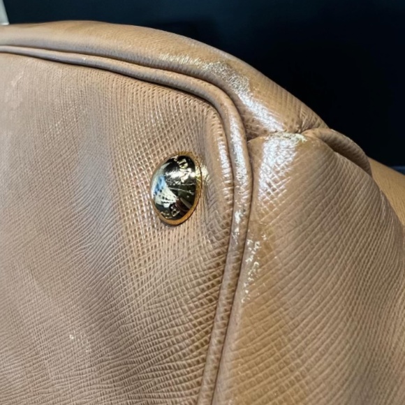 Prada Saffiano Large Tote - Picture 8 of 10